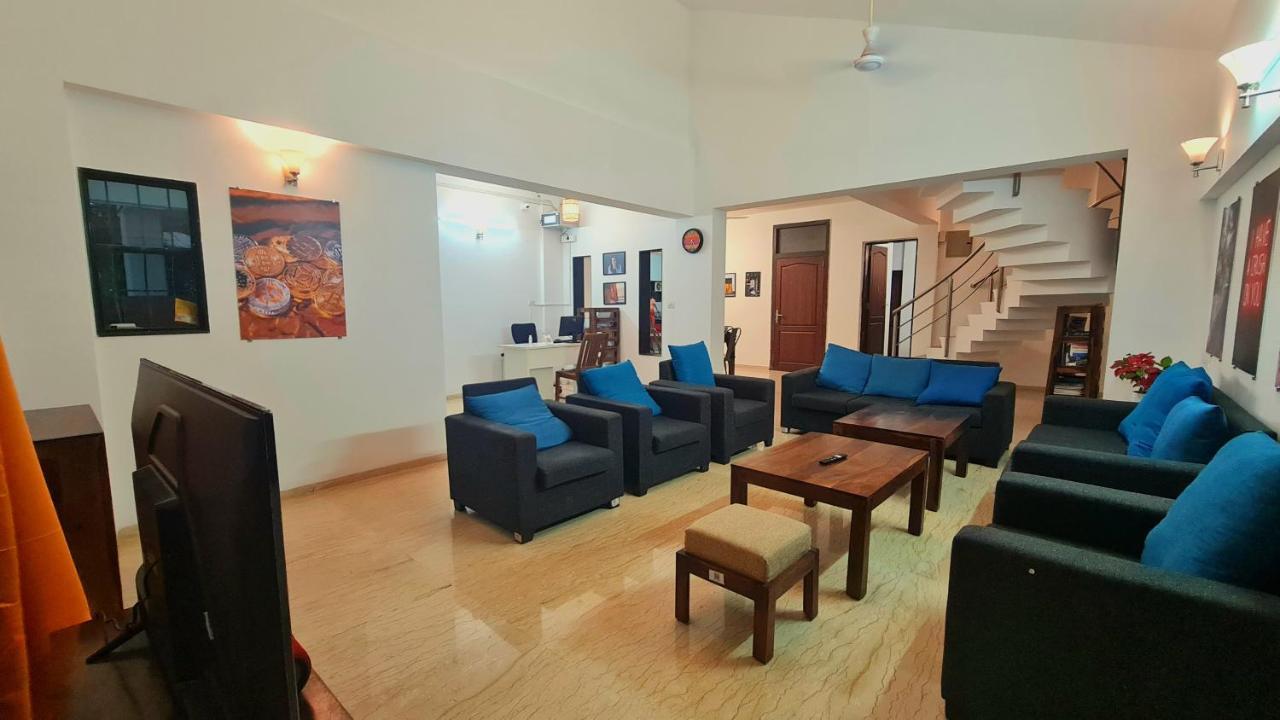 Lifespace- Spacious Hostel In A Luxurious Villa Púna Kültér fotó