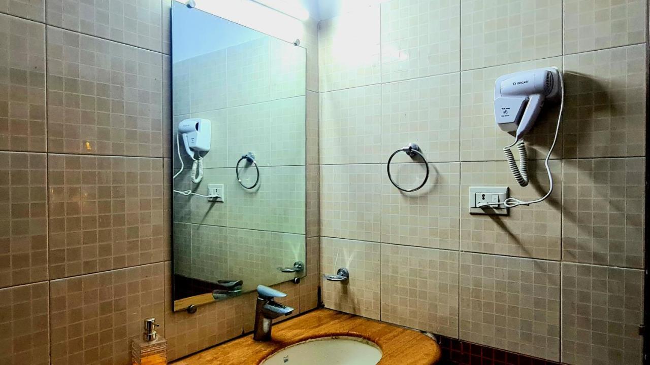 Lifespace- Spacious Hostel In A Luxurious Villa Púna Kültér fotó