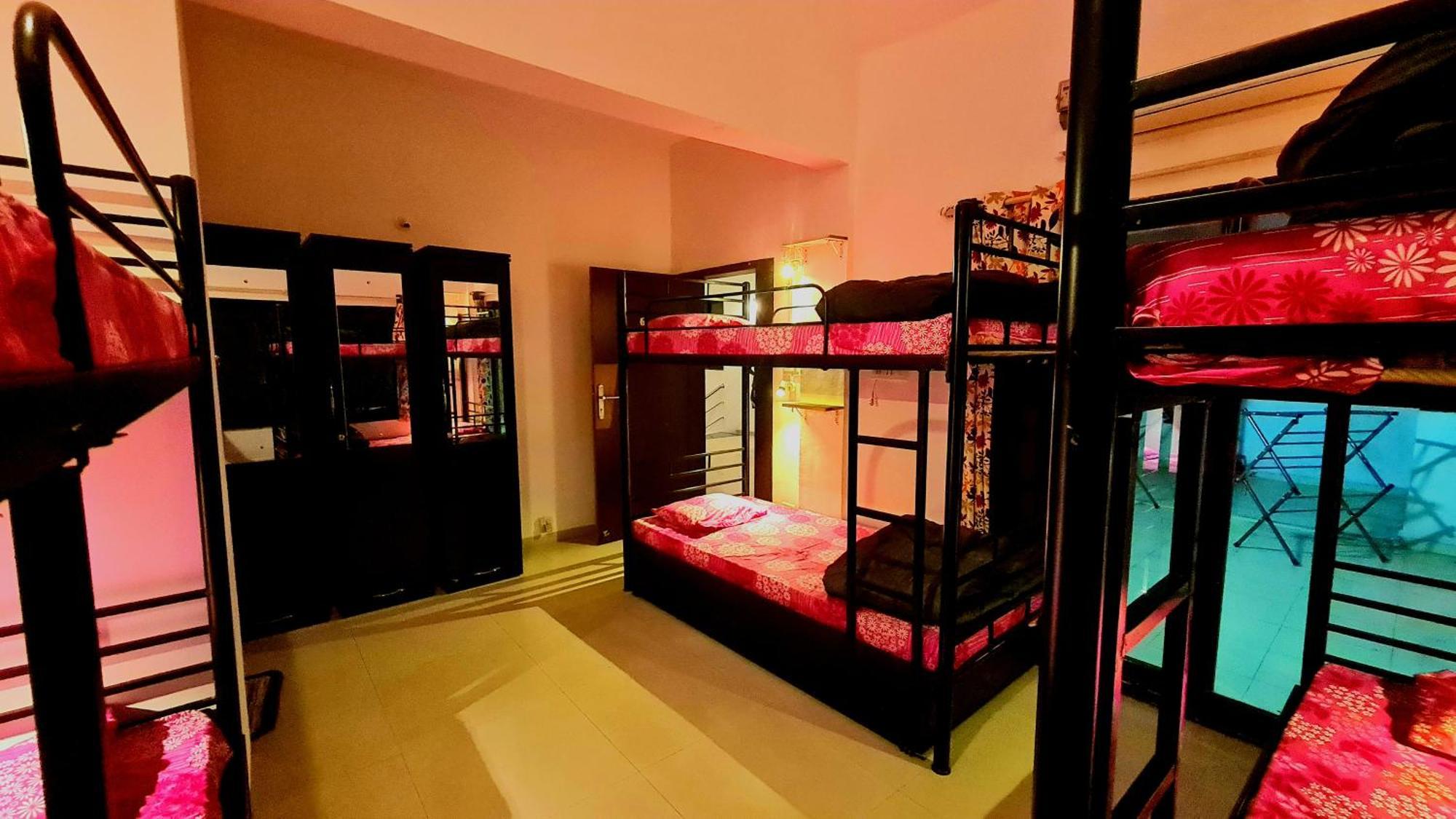 Lifespace- Spacious Hostel In A Luxurious Villa Púna Kültér fotó