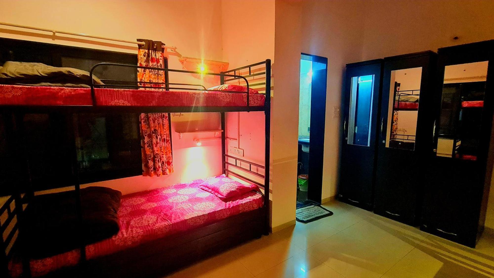 Lifespace- Spacious Hostel In A Luxurious Villa Púna Kültér fotó