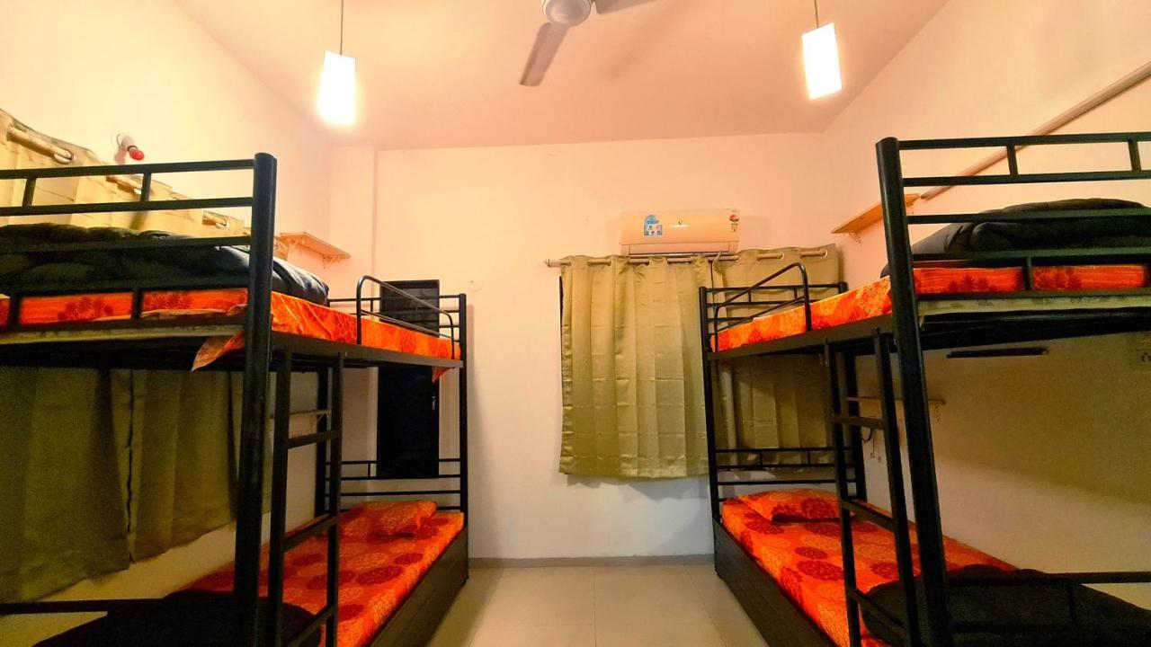 Lifespace- Spacious Hostel In A Luxurious Villa Púna Kültér fotó