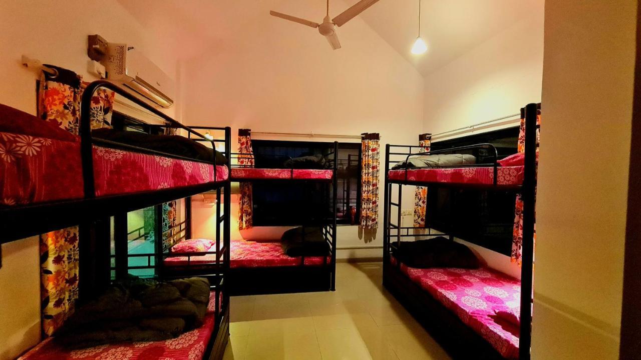 Lifespace- Spacious Hostel In A Luxurious Villa Púna Kültér fotó