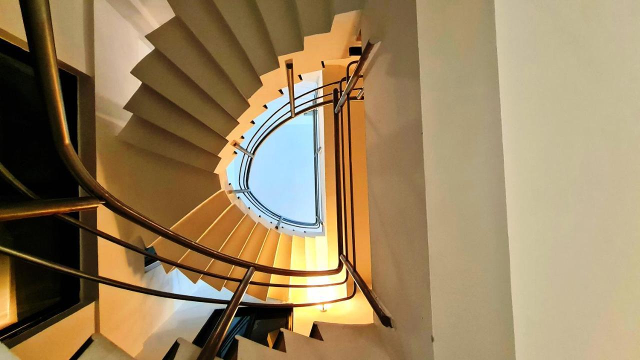Lifespace- Spacious Hostel In A Luxurious Villa Púna Kültér fotó