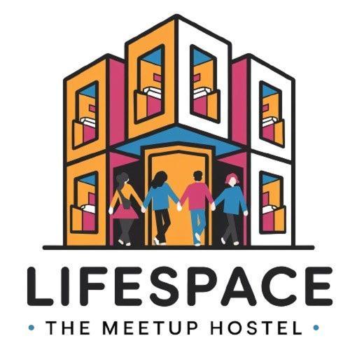 Lifespace- Spacious Hostel In A Luxurious Villa Púna Kültér fotó